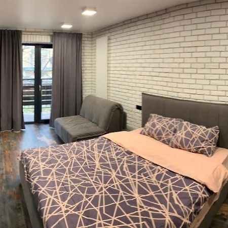 Уютная Квартира Возле Метро 23 Августа Apartamento Carcóvia Exterior foto