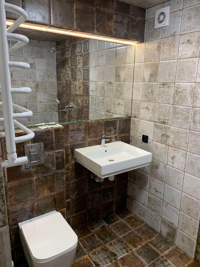 Уютная Квартира Возле Метро 23 Августа Apartamento Carcóvia Exterior foto