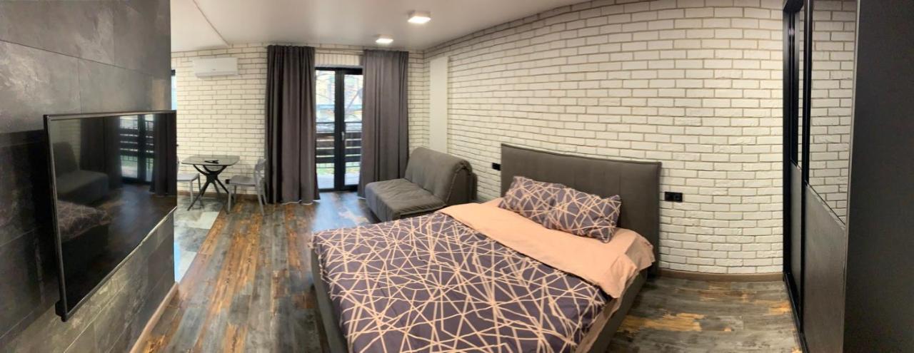 Уютная Квартира Возле Метро 23 Августа Apartamento Carcóvia Exterior foto